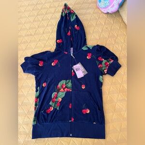 NWT JUICY COUTURE TERRY CLOTH ZIP UP SHORT SLEEVE HOODIE. ADORABLE